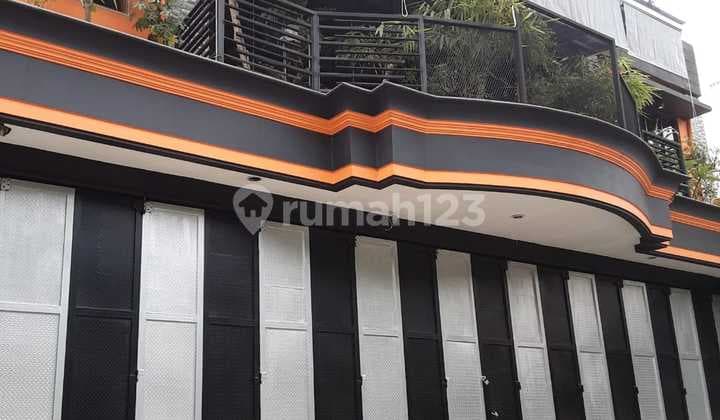 Jual atau Sewa Ruko 2 Lantai 13x11 Hdp Utara di Basuki Rahmat, Jaktim
