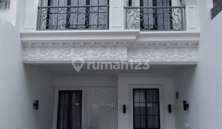 Sunter, Dijual Brand New 2 Lantai Bagus dan Furnish