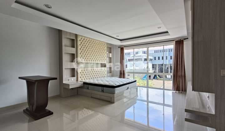 Rumah Cantik Full Furnish 3 Lantai di Town House Ancol Mansion