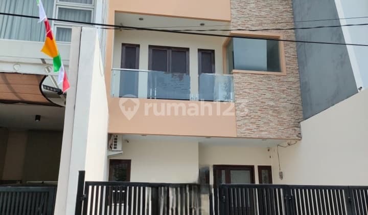 Rumah 2 Lt Brand New Cantik Indah Bagus Rapi Bersih Siap Huni*
