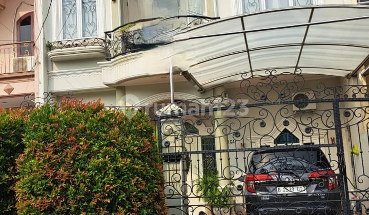 Rumah 8x23 Siap Pakai 2,5 Lantai Di Sunter