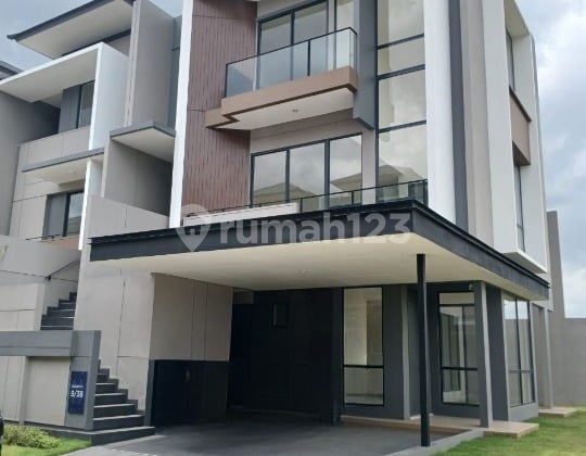 Rumah Hook Bebas Banjir di Cluster Kelimutu Jgc Cakung