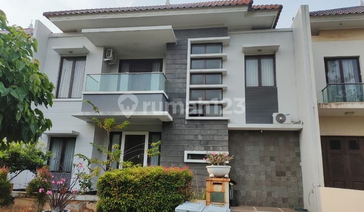 Rumah Full Furnished Dekat Pasar di Taman Cemara Harapan Indah