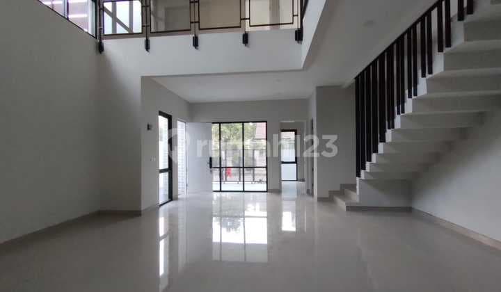 Jual Rumah Baru Minimalis 2 Lantai, Siap Huni, Taman Holis Indah