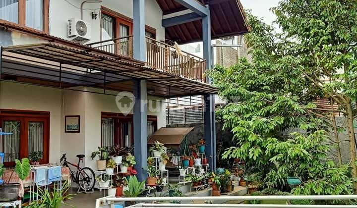 Bagus !!! Sewa Rumah Klasik 2 Lantai Daerah Cigadung