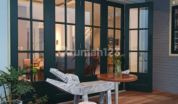 Jual Rumah Klasik 2 Lantai Daerah Pasteur Buah Batu