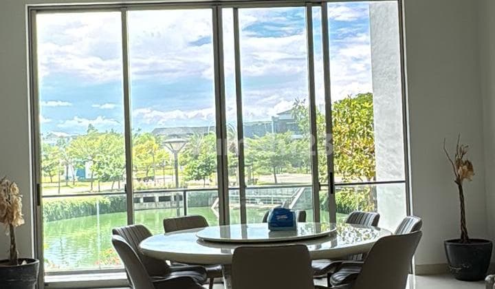 Rumah Golf Island Violin Brand New 2,5 Lantai Disewakan Semi Furnished View Danau di Jakarta Utara