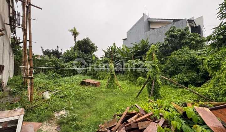FOR SALE QUICKLY, EMPTY LAND IN A LUXURY HOUSING COMPLEX OPPOSITE COMO PARK, KEMANG