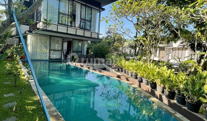 Rumah Mewah Kolam Renang di Jual Murah di Sentul Bogor