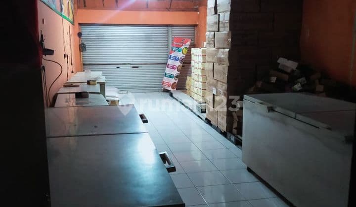 Rumah Pinggir Jalan Cocok untuk Usaha