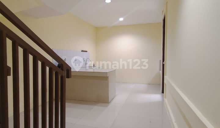 Disewakan Rumah di Taman Parahyangan Karawaci