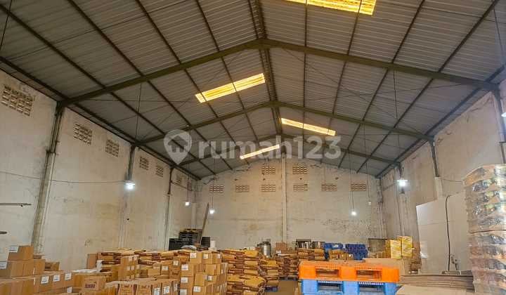 Disewakan Gudang Siap Pakai Bebas Banjir di Sadang Sayap Taman Kopo Indah