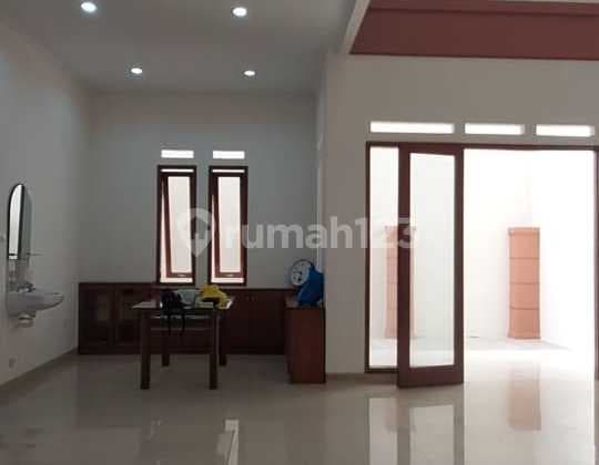 DIJUAL RUMAH SIAP HUNI SUDAH RENOVASI TAMAN KOPO INDAH 2 KONDISI LUAR BIASA
