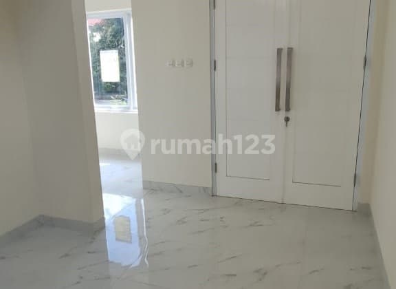 rumah murah siap huni 2 lantai rapih kota wisata lt144 lb120 nego