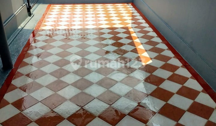 Rumah Murah 2 Lantai di Raffles Hills Siap Huni
