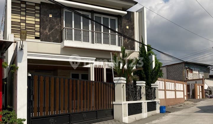 North UGM, Swimming Pool House Kaliurang Km 7