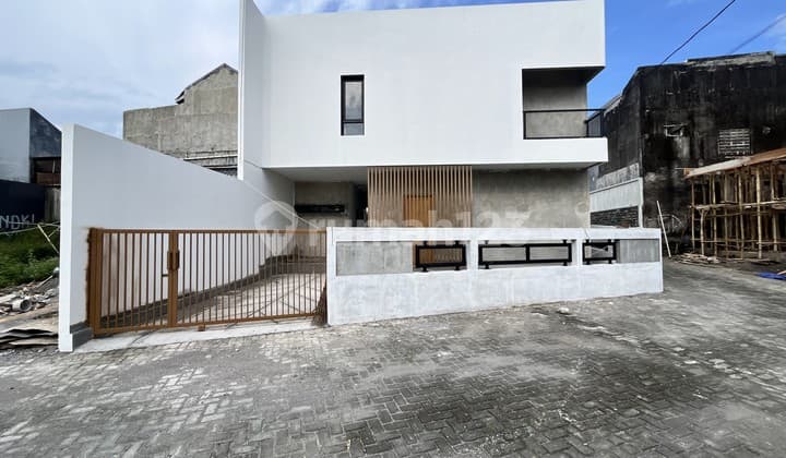 Rumah Baru Dekat Ugm - Harga Cuma 1,3 M! Langsung Huni