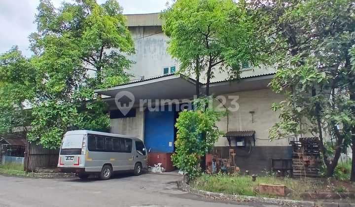 Hot Sale!!! Warehouse in Cakung, East Jakarta, 300 Meters to Toll Gate, Access for 20-25ft Container Trucks