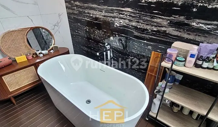 Rumah Mewah Puri Arga Golf Bsb Semarang ! Dekat Danau Siap Huni