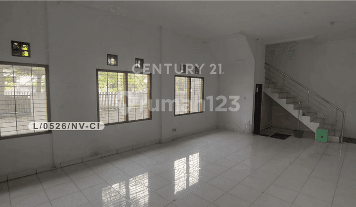 Ready-to-use 2-story Shophouse in Strategic Location at Taman Kopo Indah 3, Bandung