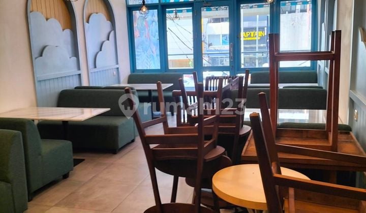 Ruko 5 lantai di Jl Raya Boulevard, ex Cafe, Siap Pakai, Bersih, Terawat * Lily