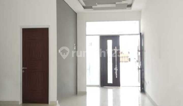 Disewakan Rumah 3 Lantai, Siap Huni, Premium, Hadap Timur **Hannyan