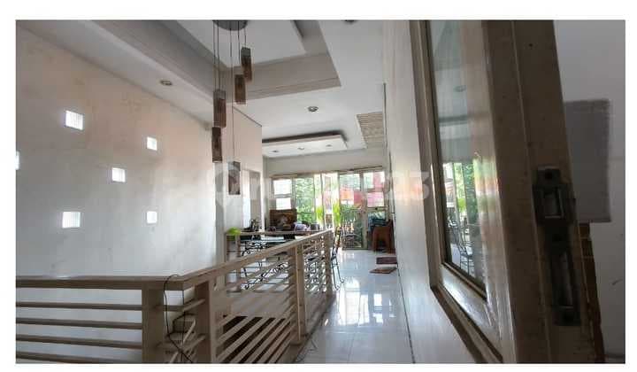 Dijual Rumah 3 Lantai di Pulo Asem Jak-Tim, SHM , Gas Alam, Bebas Banjir, Siap Huni***Toma