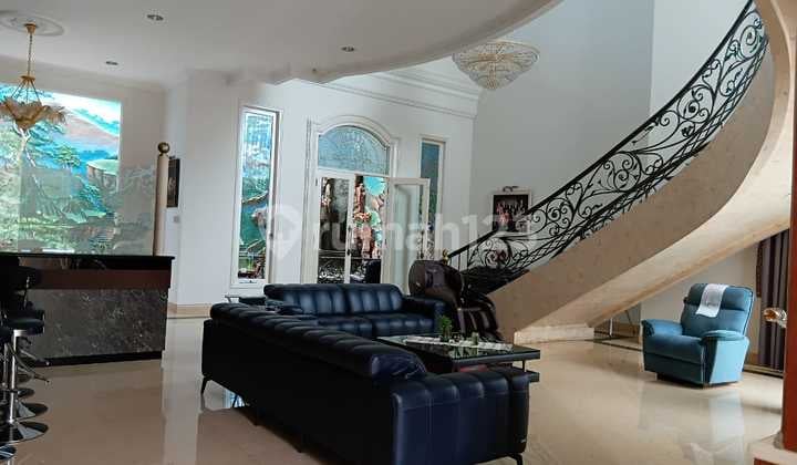 For Quick Sale, Luxurious 2 1/2 Story House, In Villa Gading Indah, 4+2 Bedrooms, SHM, Ready to Occupy, Clean, Well-Maintained ** Mel