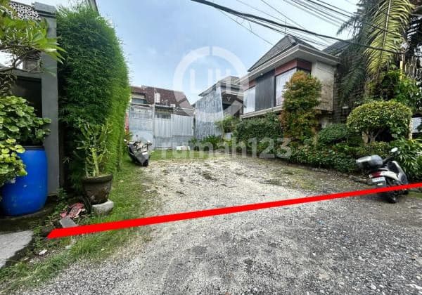 Land for sale in a residential area, flat land contour, surrounded by villas, near Seminyak, 1 km to Tiara Dewata Soputan.