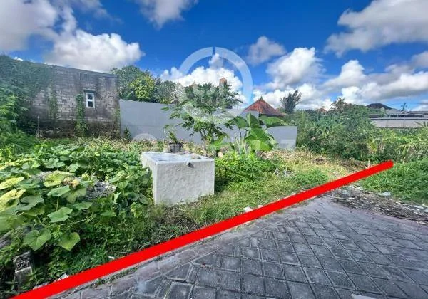 For Sale! Land in Dalung, North Kuta, Located in a Residential Area with Paved Road Access, Suitable for Building a House, Close to the Canggu Area.