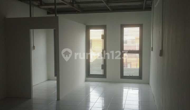 Ruko 1000, Ring Road, Cengkareng, Jakbar..Disewakan Ruko 4 Lt Full, Ada Lift Barang Sampai ke Lt 4, Listrik 3500w, Air PAM, Sudah Renov.