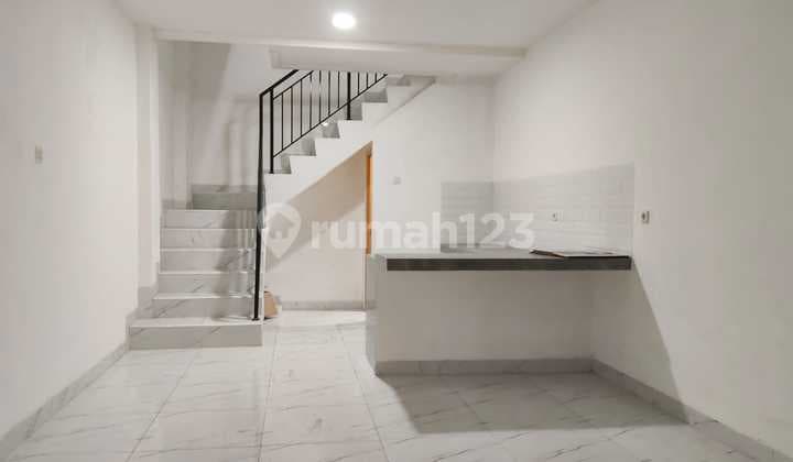 Taman Palem Lestari Block E - 3.5 Floors - New Building - Freehold Certificate - Good Condition - Non-Flooding Block