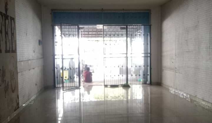 Citra 7, Kalideres, Jakbar..Disewa Ruko 2 Lt, Deposit 10Jt, Hadap Depan Jalan Raya Utama, Ada Skat Kamar Kantor, Air Pam, Cocok Utk Kuliner/Kantor,Dll.-R0b