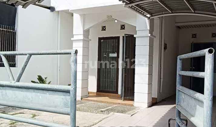 Taman Surya 5, Pegadungan, Kalideres, Jakbar..Disewa Rumah 2.5 Lt, Minimal Sewa 2 Thn, Hadap Barat Daya, Listrik 3500W, Air Pam.