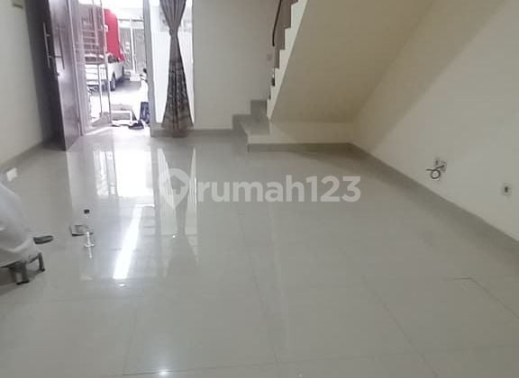 Greenlake, Cluster Amerika(West Coast), Cipondoh, Tgr..Disewa Rumah 2 LT, Harga Nett, jika Ambil 2 Thn=115Jt, Deposit 10Jt, Kosongan, PLN 4400W, Air Wtp, Hgb.-Wt