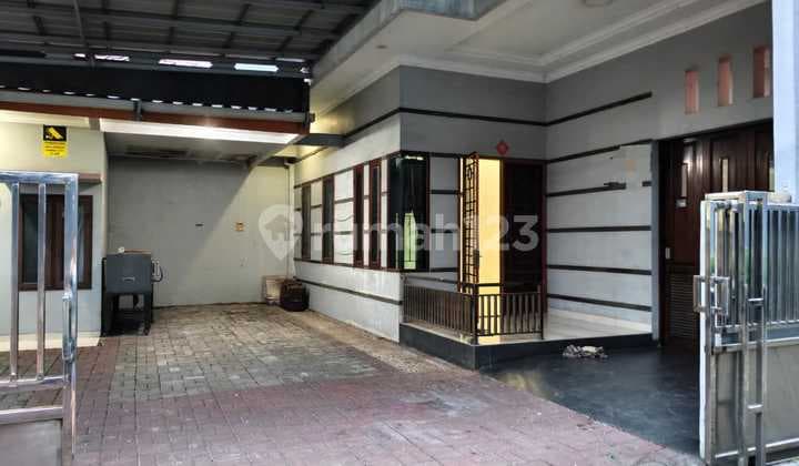 Poris Indah, Tangerang..Disewa Rumah Bagus 1 LT, Full Furnish, Bebas Banjir, Ada Bathtub dan Water Heater, PLN 5500W, Carport 4 Mobil.-Kez