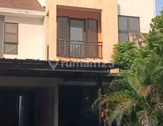 Rumah dijual murah di Perumahan Legenda Wisata Cibubur