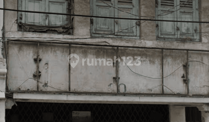 Shop House Priced as Land on Jl. Mt Haryono Semarang Intersection, Medan