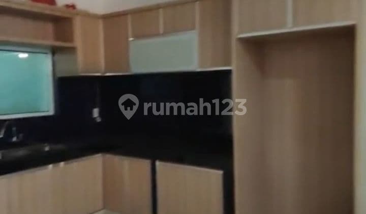 Rumah Lebar Dalam Komplek Laguna Indah, Titi Kuning