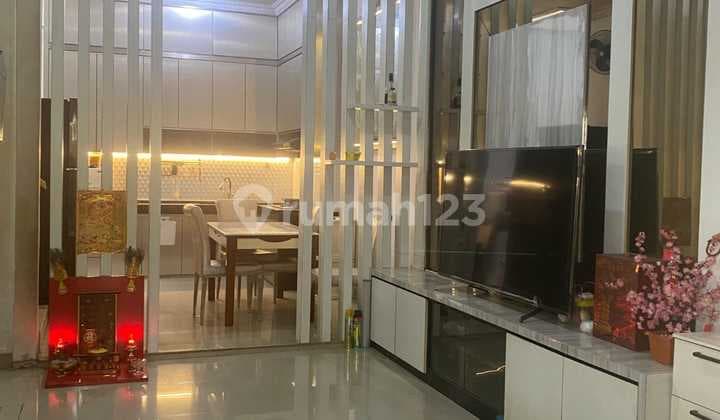 Quick Sale, Royal Suluh Regency Complex House