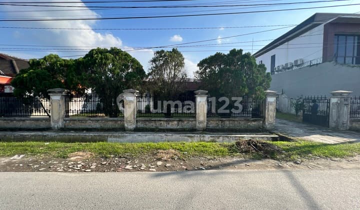 Rumah Luas Tengah Kota Medan Jual Cepat