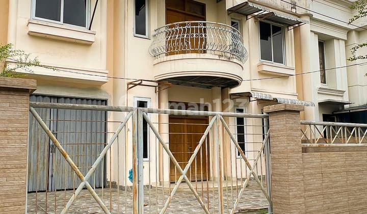 Medan Polonia Housing, Golf Course