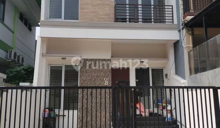 For rent: Kelapa Gading house, North Jakarta