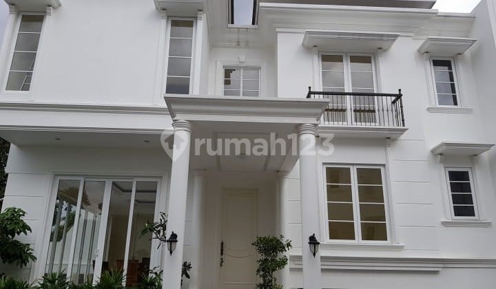 Disewakan Rumah Townhouse dengan Suasana Sangat Privat di Kemang, Jakarta Selatan