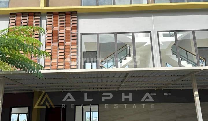 Dijual Cepat Rumah 3 Lantai di The Icon, Batam Center