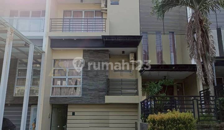 Dijual Cepat Rumah 2,5 Lantai di Bellavista, Batam Center
