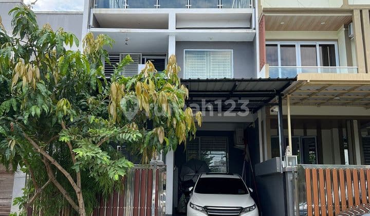 For Quick Sale: 2.5-Story House in Jodoh Permai