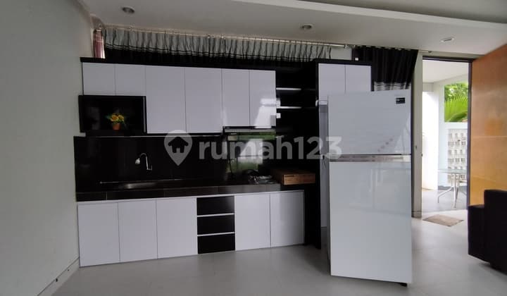 Rumah Luas Full Furnished di Bsb City Cluster Naraya Depan Danau, Kamar Tidur 3+1, Fasilitas Lengkap, Taman Pribadi Luas, Dekat Unika, Akses Tol Krapyak, Kawasan Industri