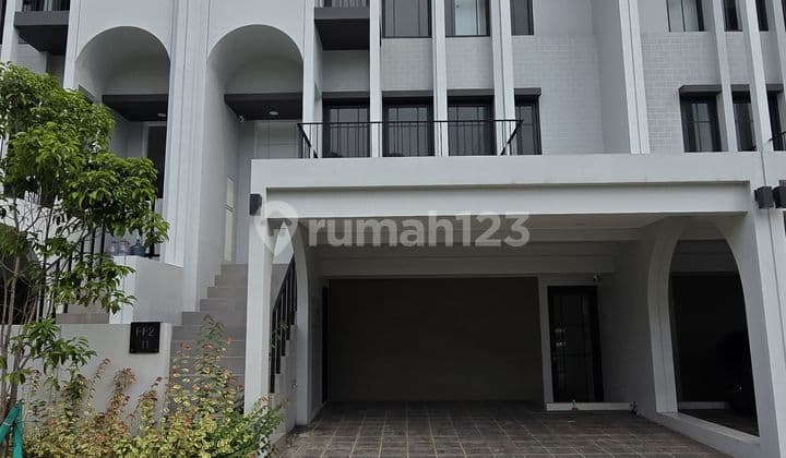 Rumah Bangunan Baru 3 Lantai Lokasi Strategis Di Bsd