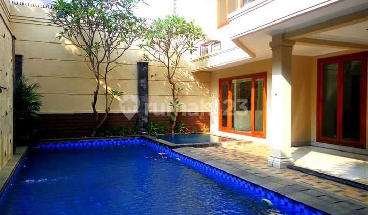 Dijual Rumah Mewah Siap Huni Lokasi Strategis di Pondok Indah